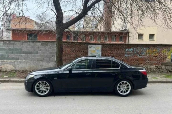 BMW 523, снимка 2 - Автомобили и джипове - 48636283