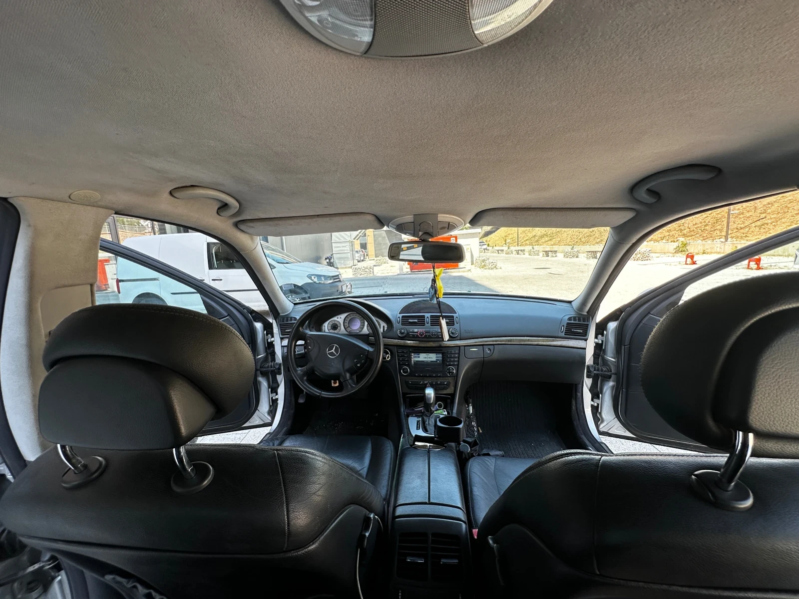 Mercedes-Benz E 320  - изображение 10