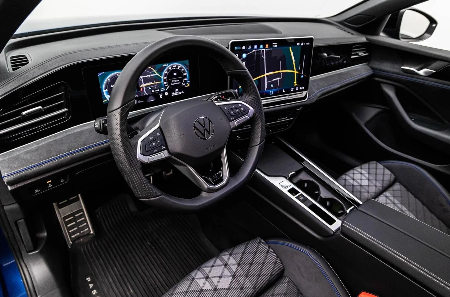 VW Passat 2.0 TDI 4-MOTION R-LINE BLACK STYLE MATRIX CAMERA | Mobile.bg � ����������� 11