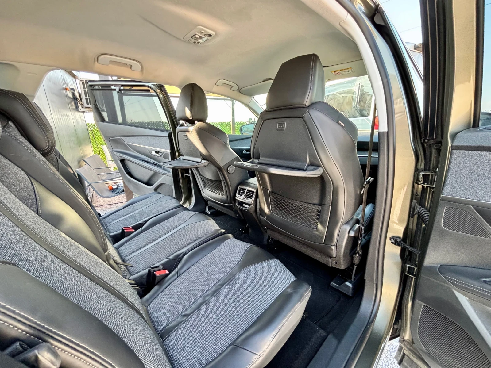 Peugeot 5008 1.6HDI/ЕВРО 6/АВТОПИЛОТ/АВТОМАТ, снимка 11 - Автомобили и джипове - 53777840