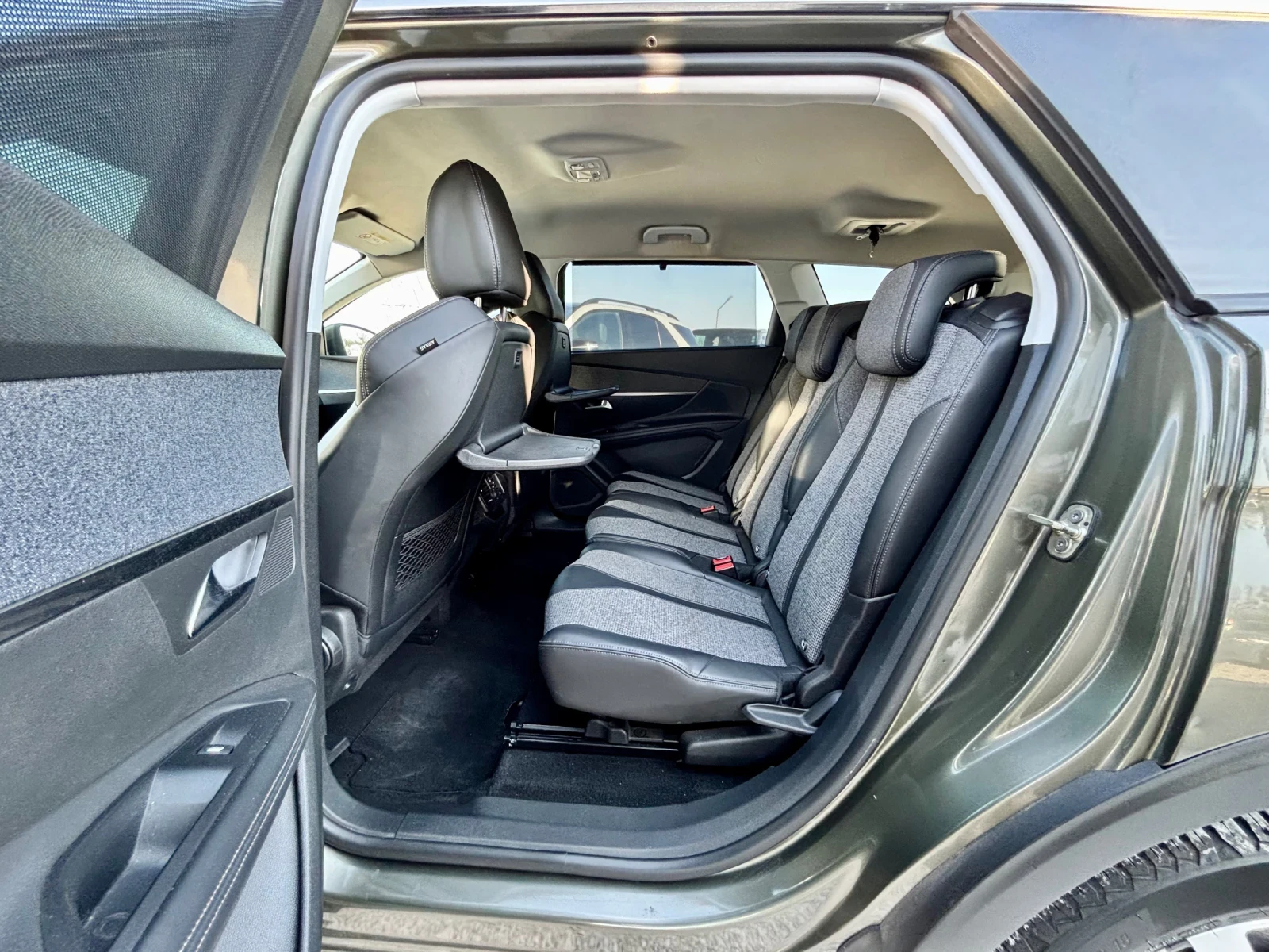 Peugeot 5008 1.6HDI/ЕВРО 6/АВТОПИЛОТ/АВТОМАТ, снимка 10 - Автомобили и джипове - 53777840