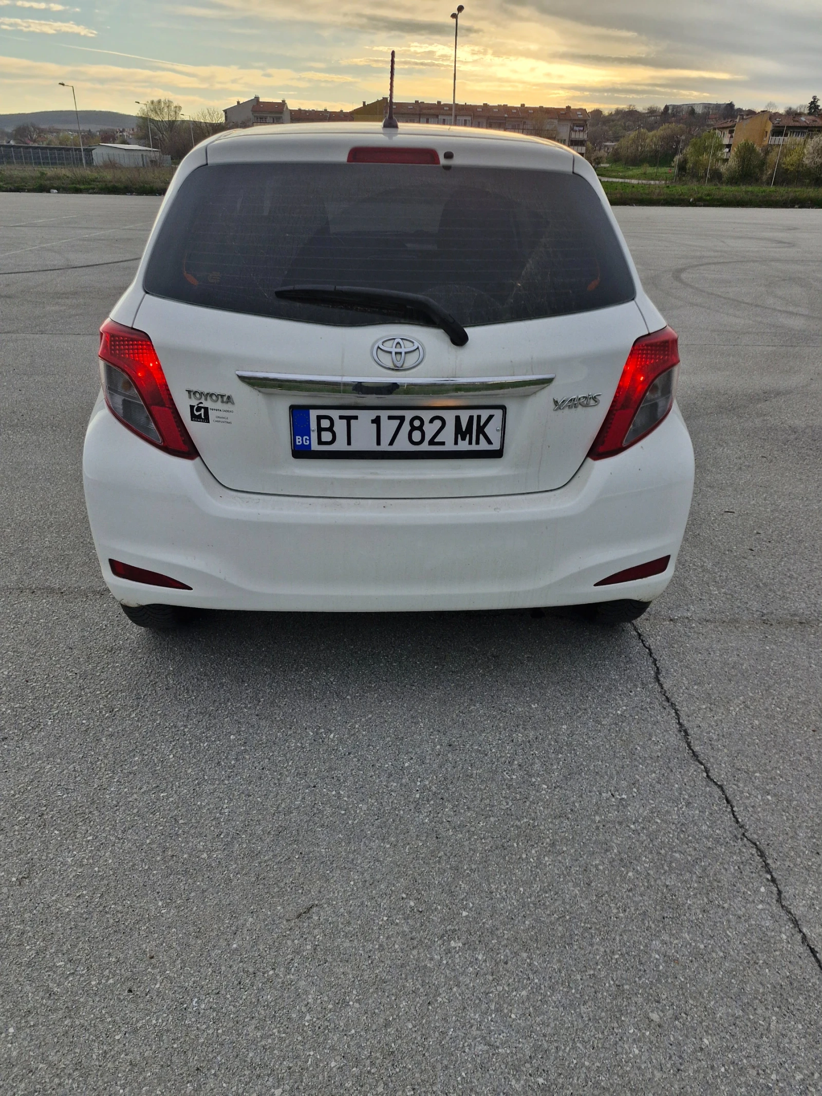 Toyota Yaris, снимка 2 - Автомобили и джипове - 54128323