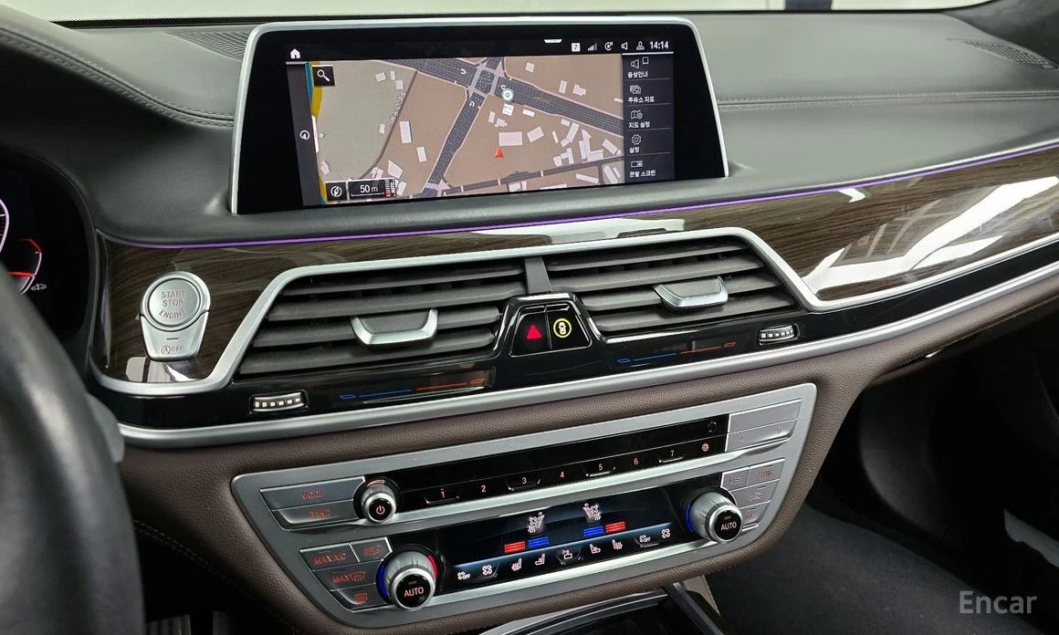 BMW 740 Li* PURE EXCELLENCE* HARMAN* 360 CAM* HEAD-UP* TV*, снимка 12 - Автомобили и джипове - 54153362