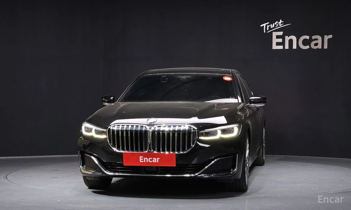 BMW 740 Li* PURE EXCELLENCE* HARMAN* 360 CAM* HEAD-UP* TV*, снимка 2 - Автомобили и джипове - 54153362