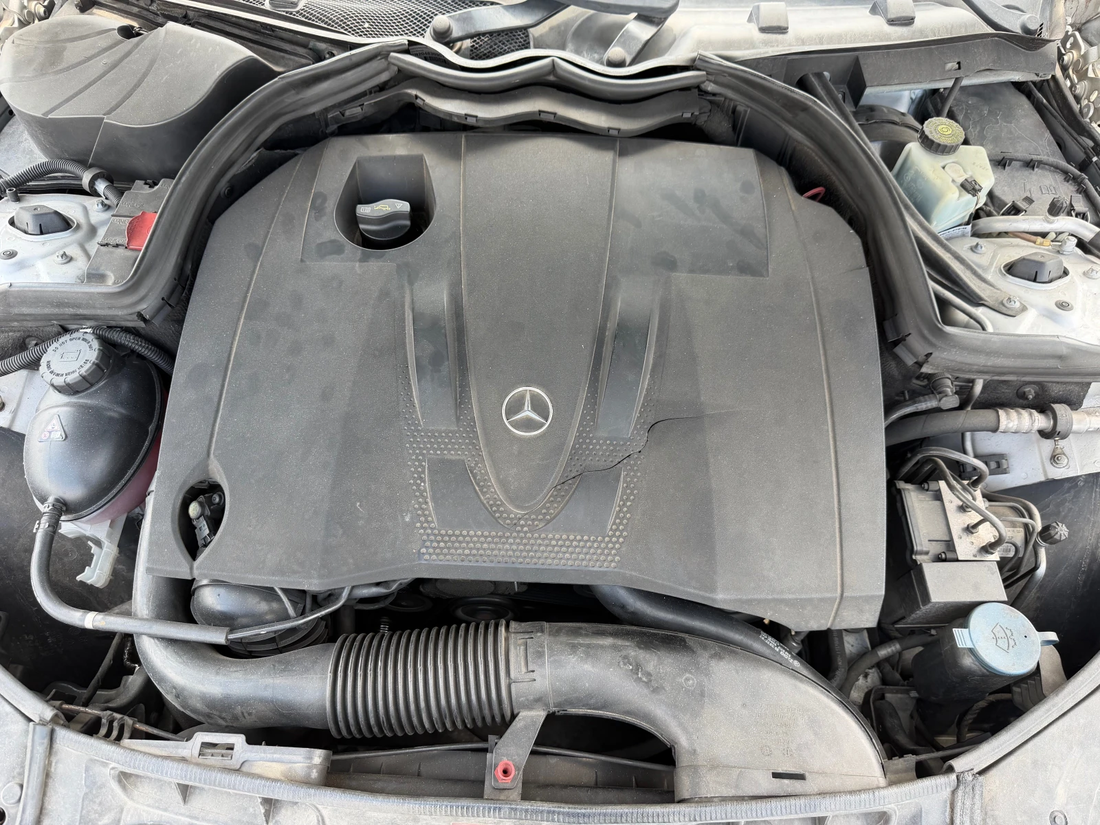 Mercedes-Benz C 220 ВСИЧКО ПЛАТЕНО ОБСЛУЖЕН , снимка 15 - Автомобили и джипове - 54249779