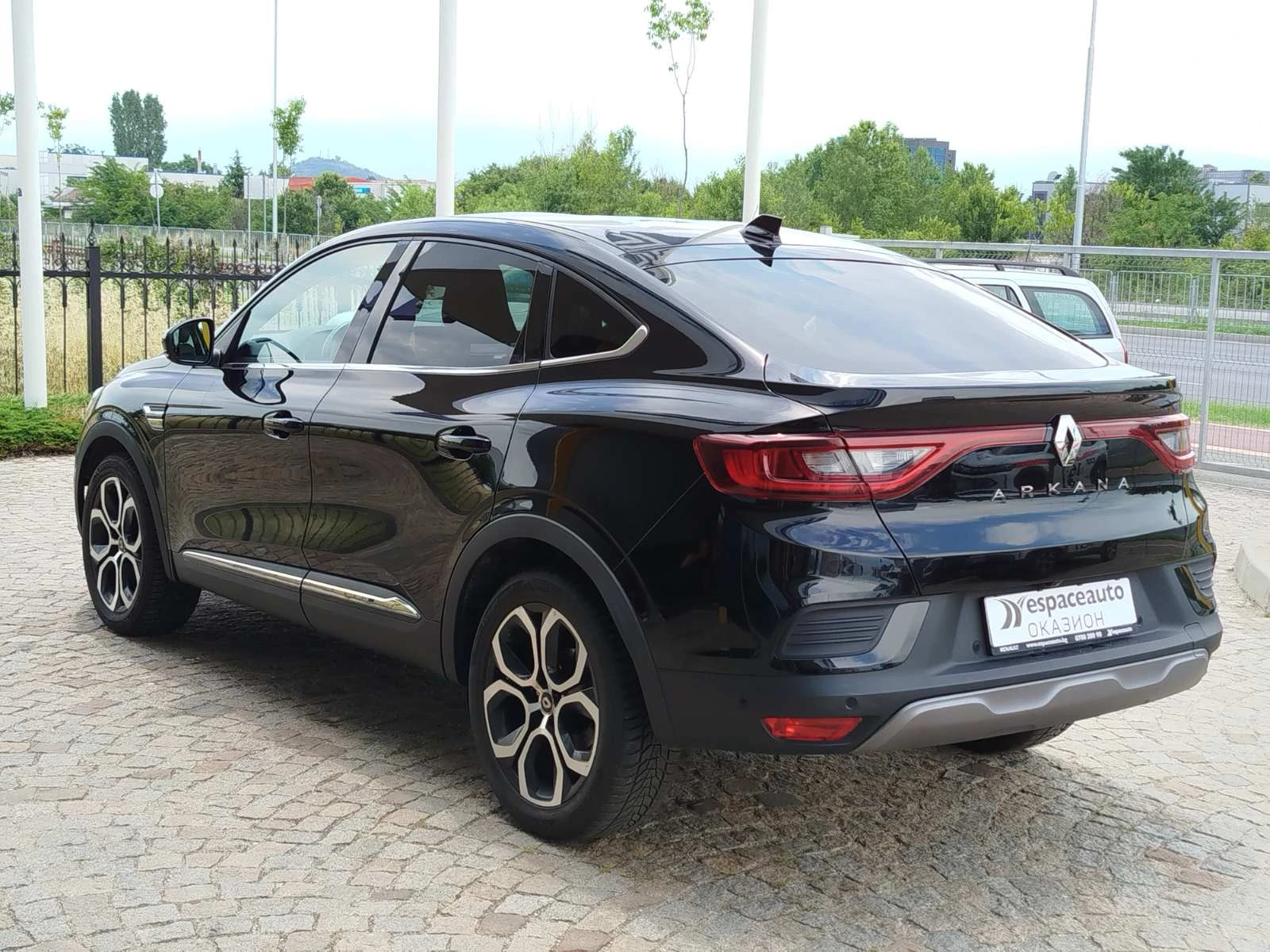 Renault Arkana 1.3 TCe / 140 к.с/ EDC, снимка 7 - Автомобили и джипове - 54943568