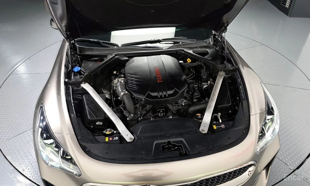 Kia Stinger 3.3* GT* AWD* ПОДГРЕВ* ОБДУХВАНЕ* 360КАМЕРА* , снимка 17 - Автомобили и джипове - 54981228