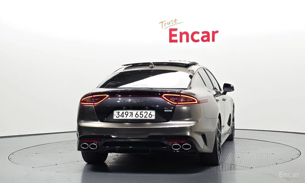 Kia Stinger 3.3* GT* AWD* ПОДГРЕВ* ОБДУХВАНЕ* 360КАМЕРА* , снимка 4 - Автомобили и джипове - 54981228