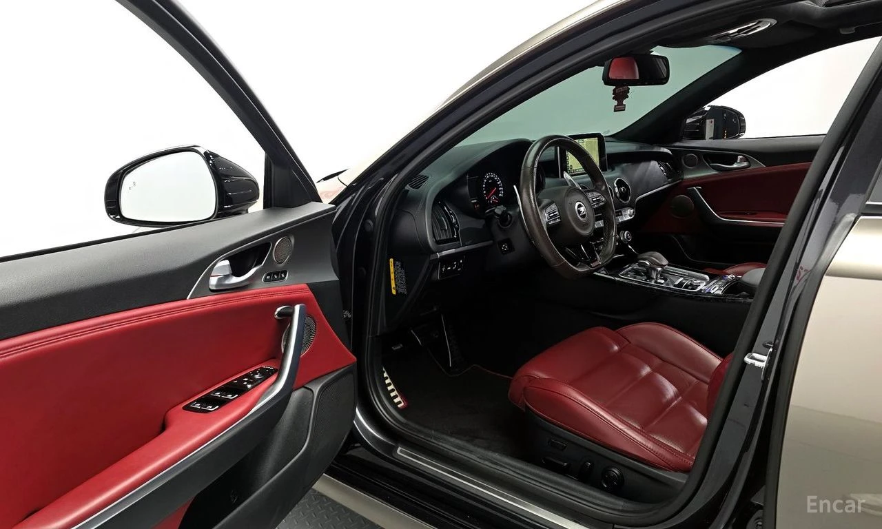 Kia Stinger 3.3* GT* AWD* ПОДГРЕВ* ОБДУХВАНЕ* 360КАМЕРА* , снимка 5 - Автомобили и джипове - 54981228