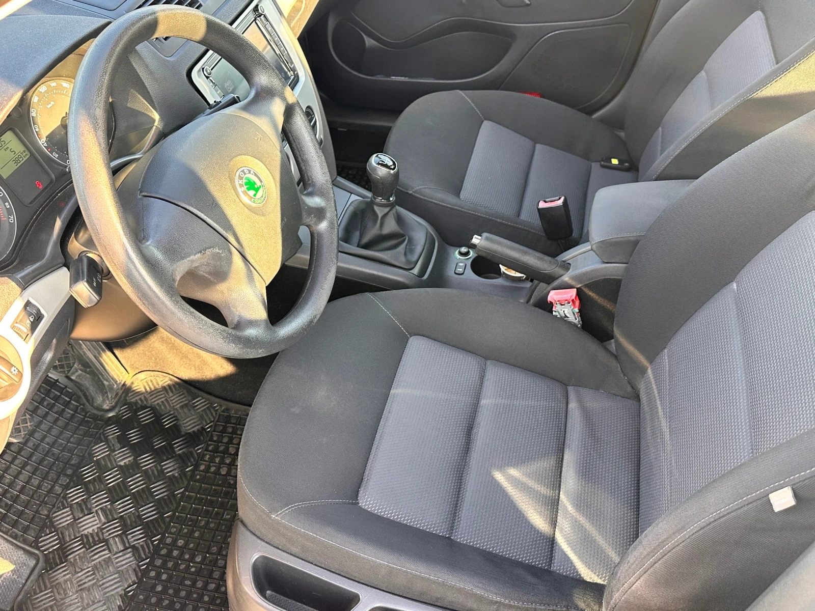 Skoda Octavia 1.6i 102 mpi, снимка 5 - Автомобили и джипове - 55544725