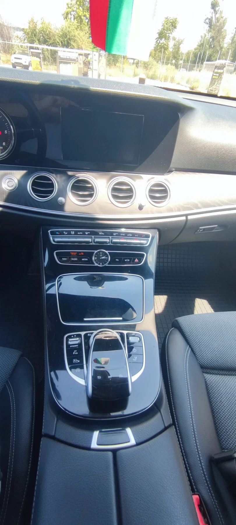 Mercedes-Benz E 220, снимка 4 - Автомобили и джипове - 56083607