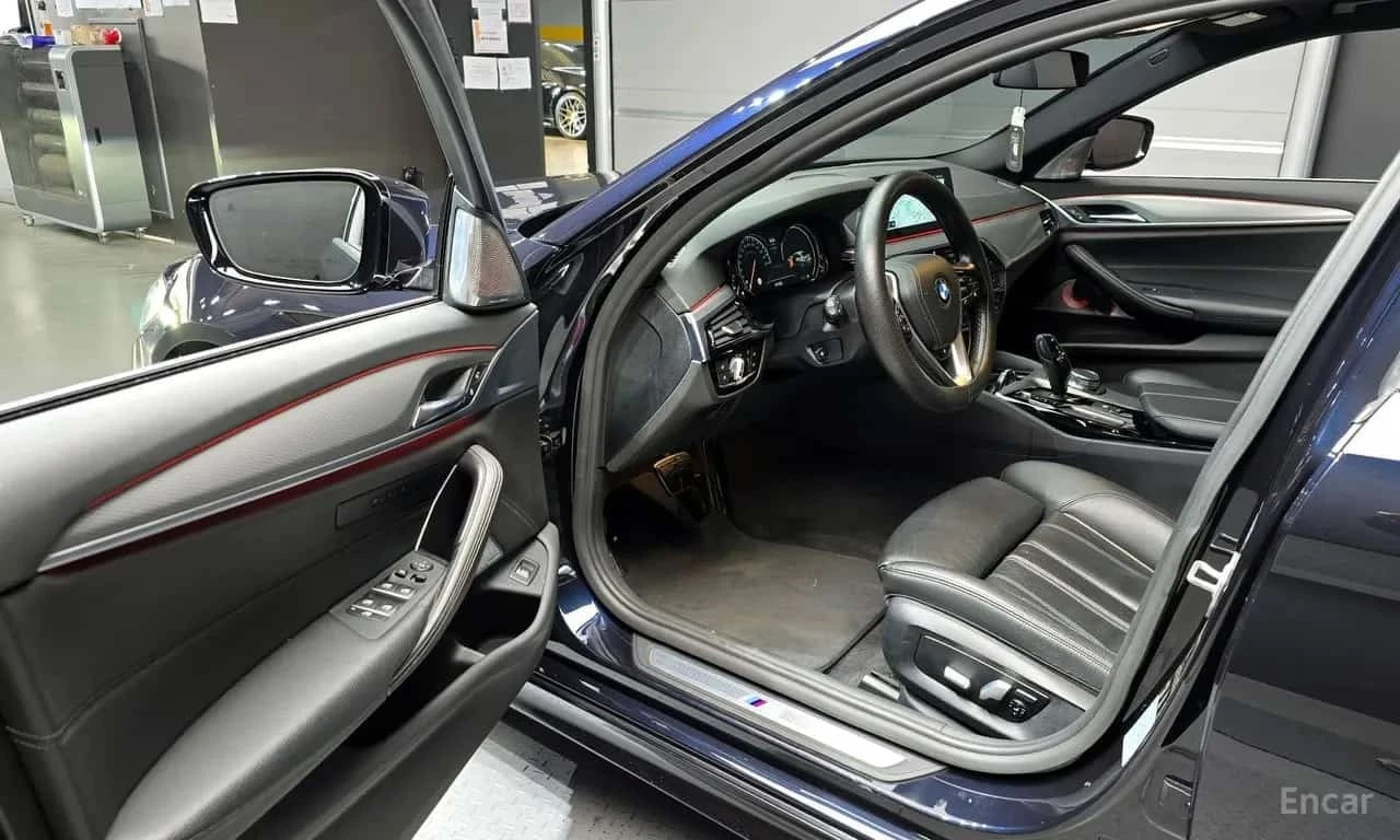 BMW 530 i M-PАCK| HUD| HAR/KAR| , снимка 11 - Автомобили и джипове - 56311402