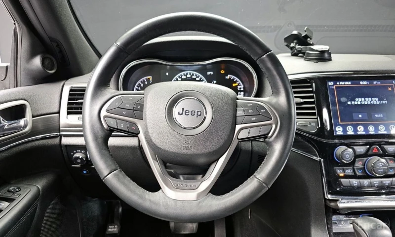 Jeep Grand cherokee, снимка 13 - Автомобили и джипове - 52914414