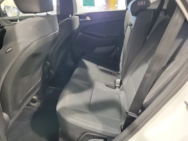 Hyundai Tucson * ESSENTIAL * CARFAX * ЦЕНА ДО БЪЛГАРИЯ, снимка 12 - Автомобили и джипове - 53088525