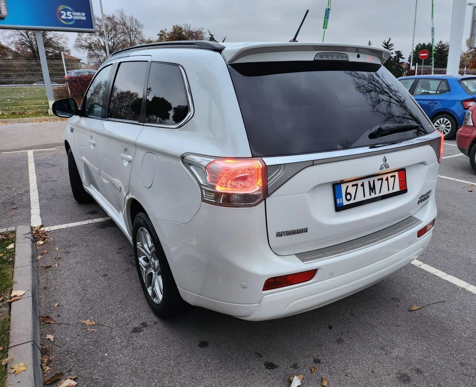 Mitsubishi Outlander 2.0PHEV-4х4-автомат - изображение 3