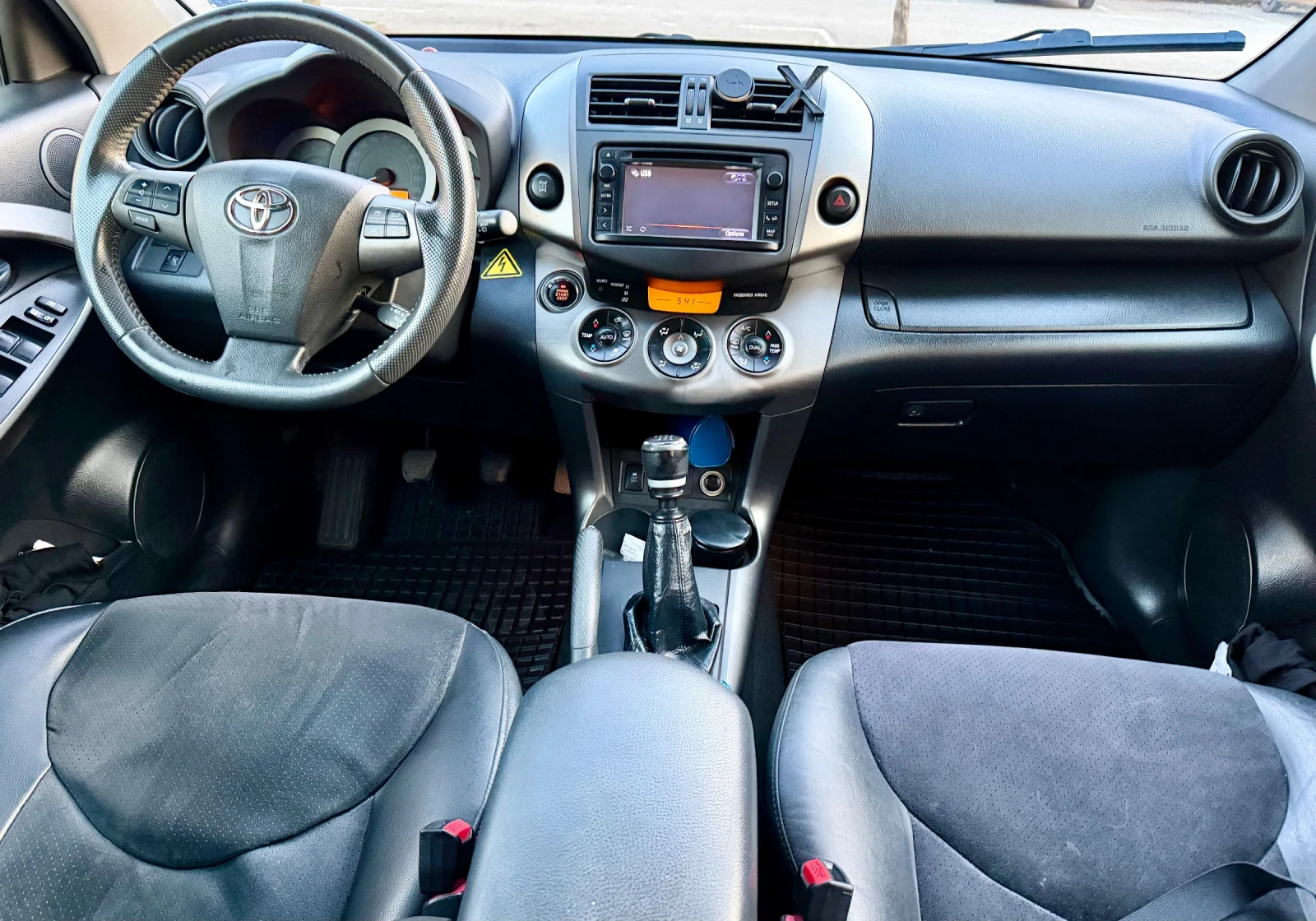 Toyota Rav4 2.2 D4D - изображение 2