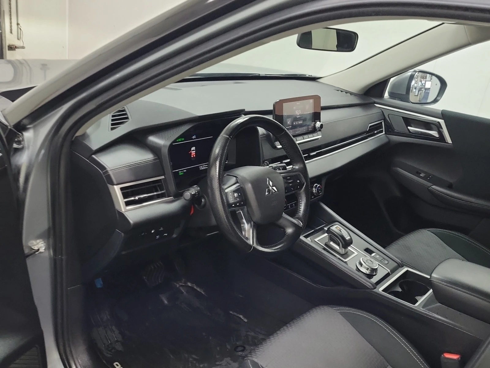 Mitsubishi Outlander PHEV ES HYBRID * * CARFAX * * АВТО КРЕДИТ * * , снимка 6 - Автомобили и джипове - 53728787