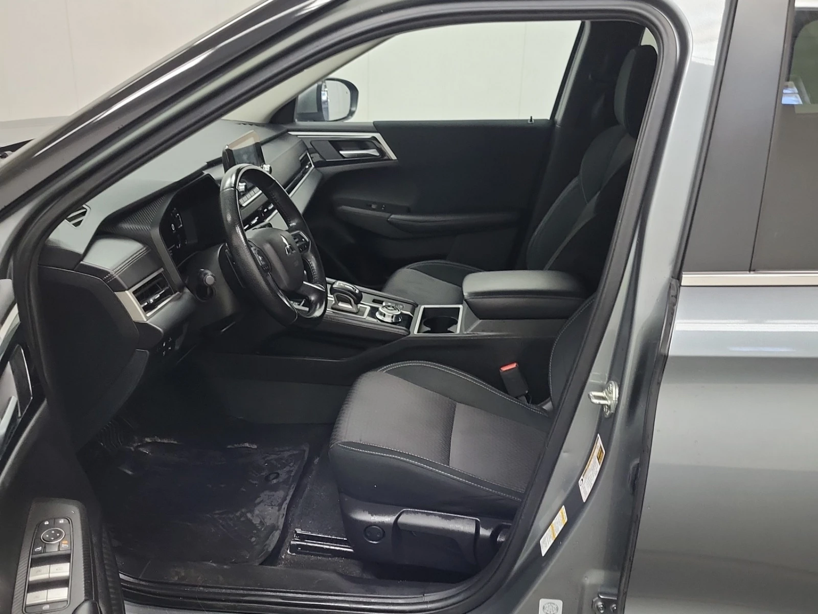 Mitsubishi Outlander PHEV ES HYBRID * * CARFAX * * АВТО КРЕДИТ * * , снимка 5 - Автомобили и джипове - 53728787