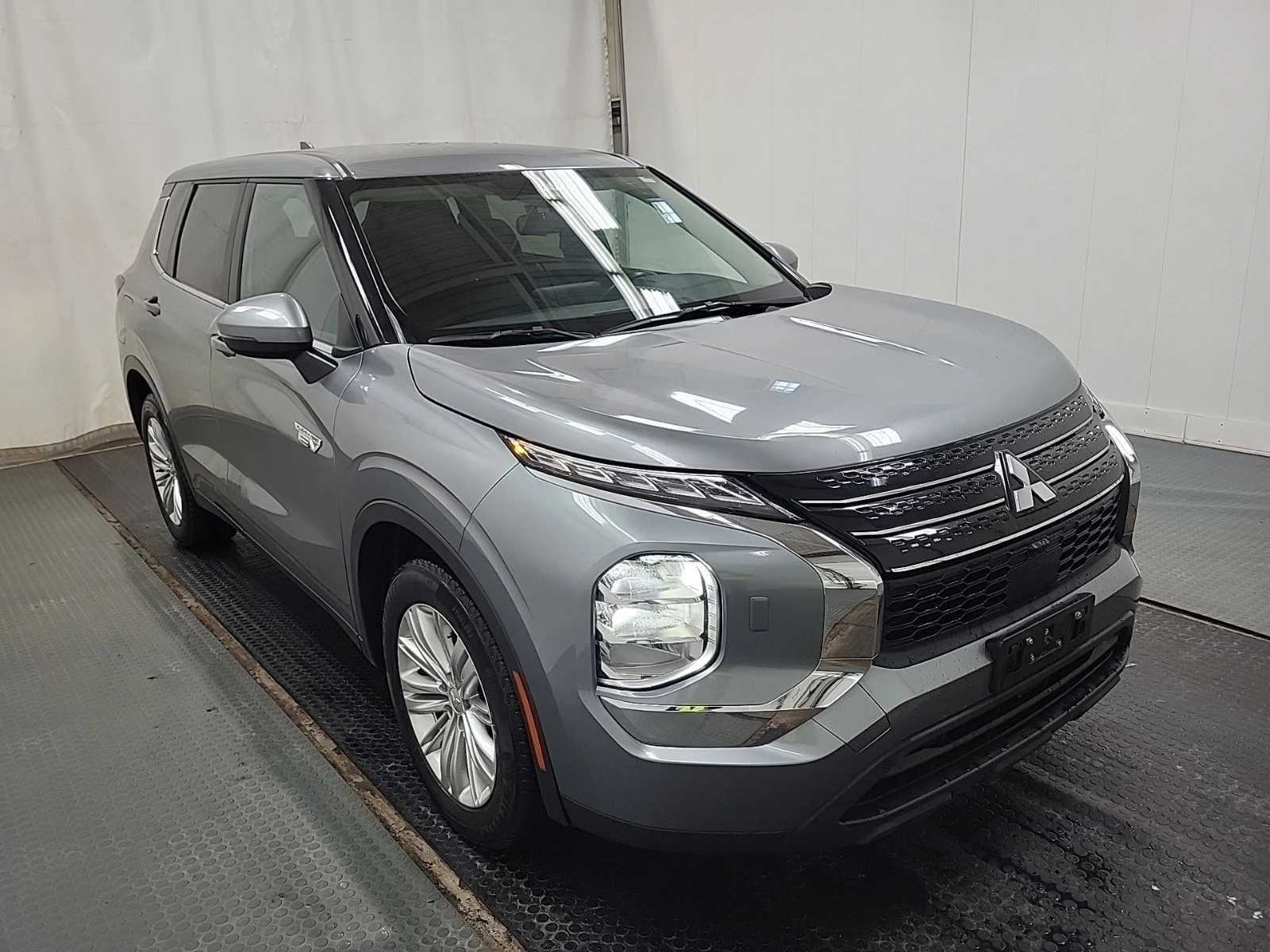 Mitsubishi Outlander PHEV ES HYBRID * * CARFAX * * АВТО КРЕДИТ * * , снимка 2 - Автомобили и джипове - 53728787