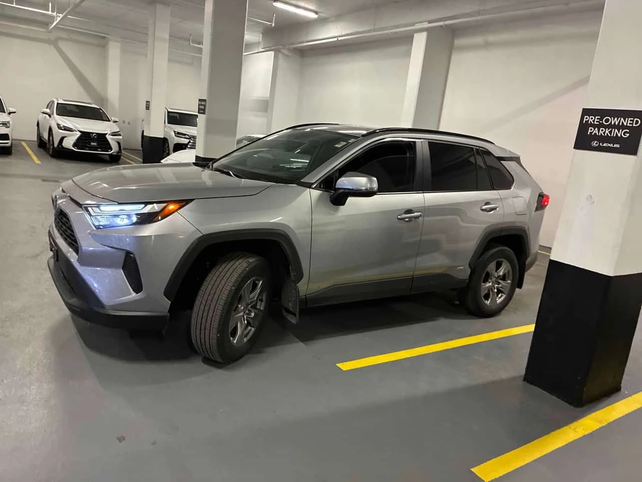 Toyota Rav4 * Hybrid XLE * CARFAX * ПАНО * KEYLESS * ПОДГРЕВ, снимка 2 - Автомобили и джипове - 54610081
