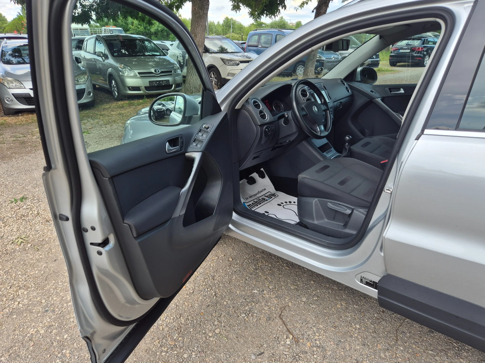 VW Tiguan 2.0TDI 4MOTION 4X4 NAVI ВНОС ИТАЛИЯ БЕЗ РЪЖДИ , снимка 8 - Автомобили и джипове - 54981163