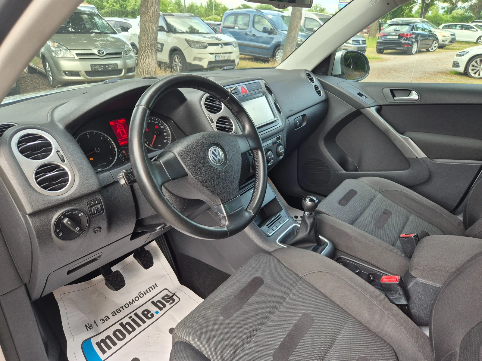 VW Tiguan 2.0TDI 4MOTION 4X4 NAVI ВНОС ИТАЛИЯ БЕЗ РЪЖДИ , снимка 10 - Автомобили и джипове - 54981163