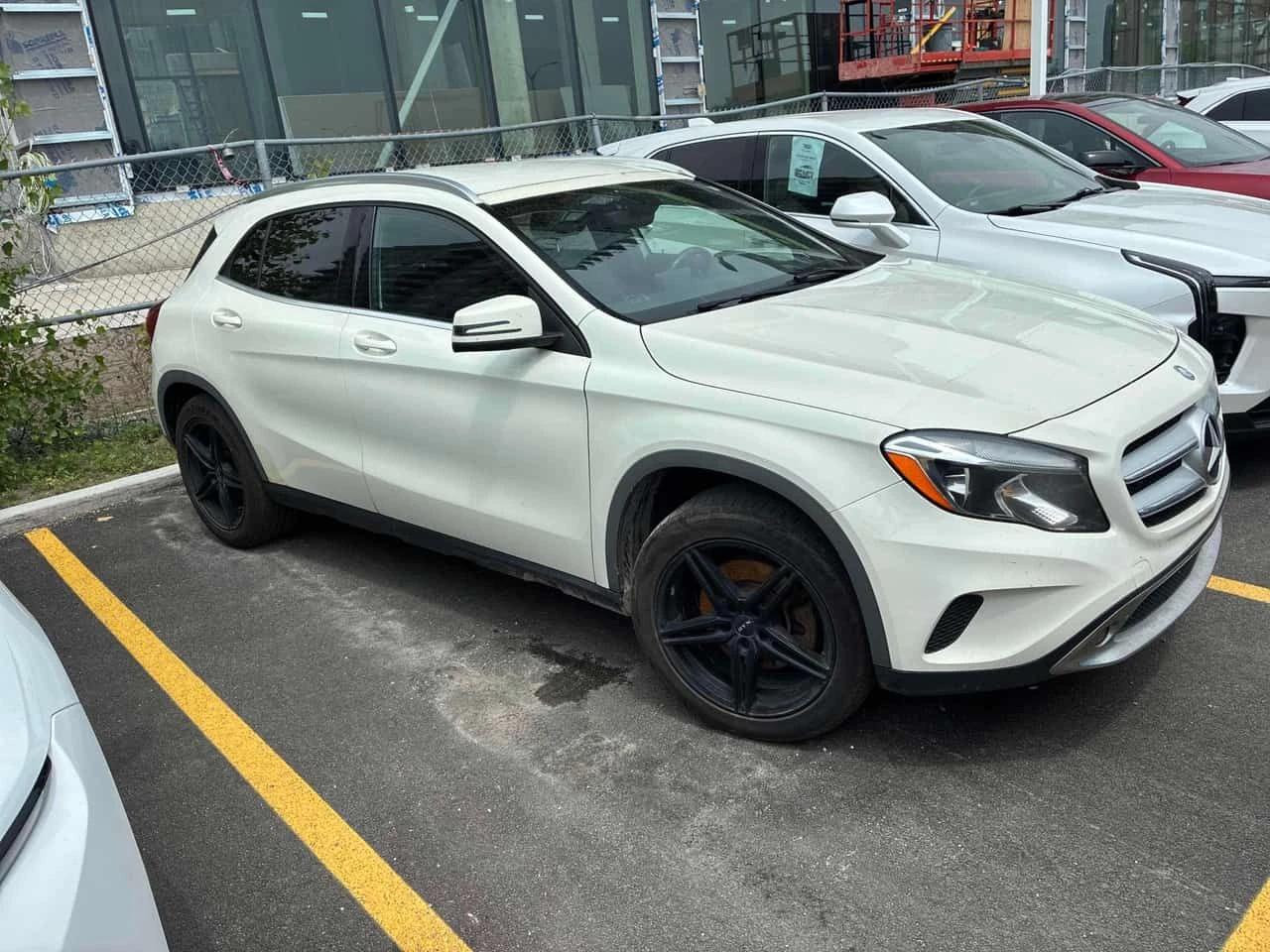 Mercedes-Benz GLA 250 4MATIC/ВТОРИ ГУМИ И ДЖАНТИ/ПОДГРЕВИ, снимка 4 - Автомобили и джипове - 55226324