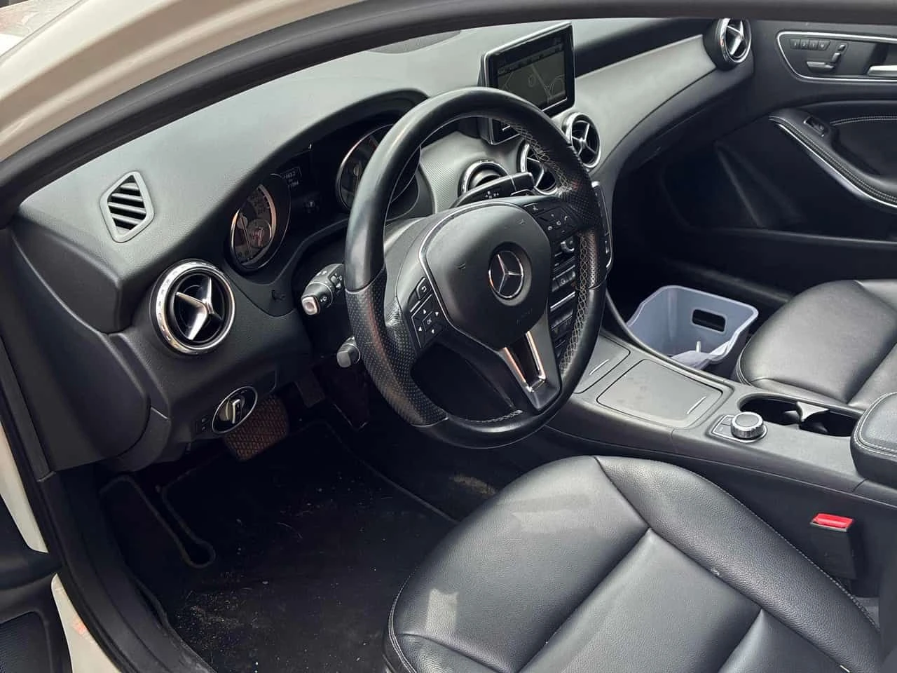 Mercedes-Benz GLA 250 4MATIC/ВТОРИ ГУМИ И ДЖАНТИ/ПОДГРЕВИ, снимка 7 - Автомобили и джипове - 55226324