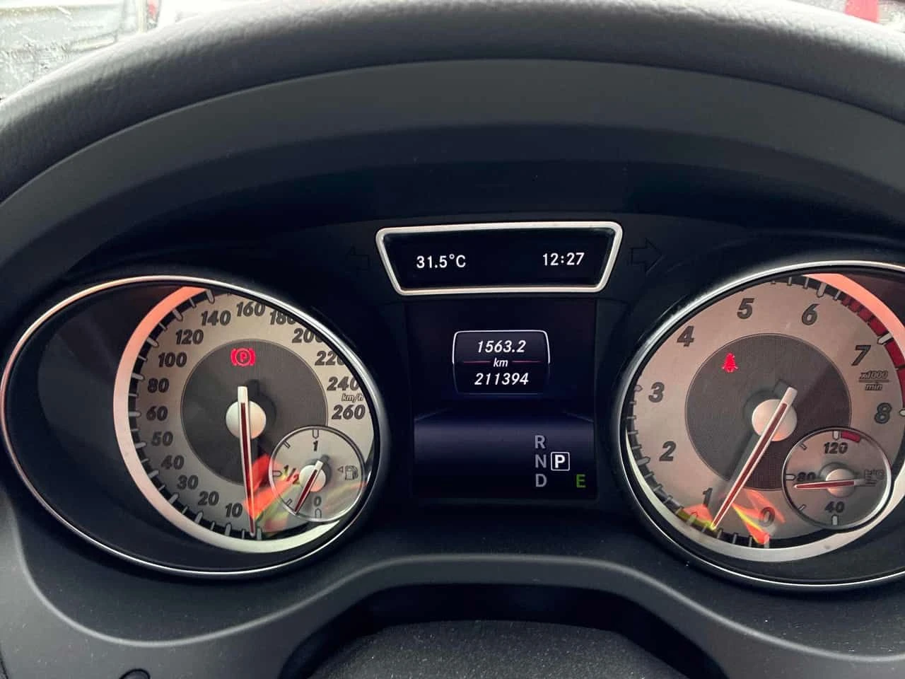 Mercedes-Benz GLA 250 4MATIC/ВТОРИ ГУМИ И ДЖАНТИ/ПОДГРЕВИ, снимка 8 - Автомобили и джипове - 55226324