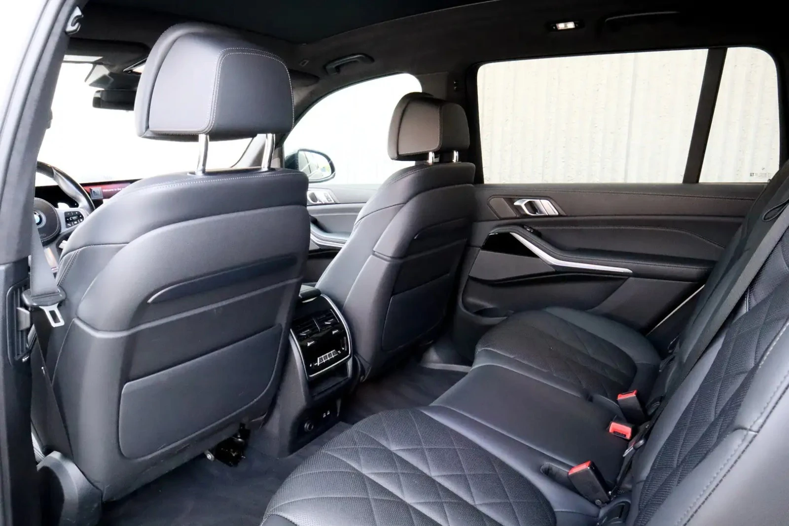 BMW X7 MPACK* LCI* HUD* ОБДУХ* МАСАЖ, снимка 11 - Автомобили и джипове - 55986692