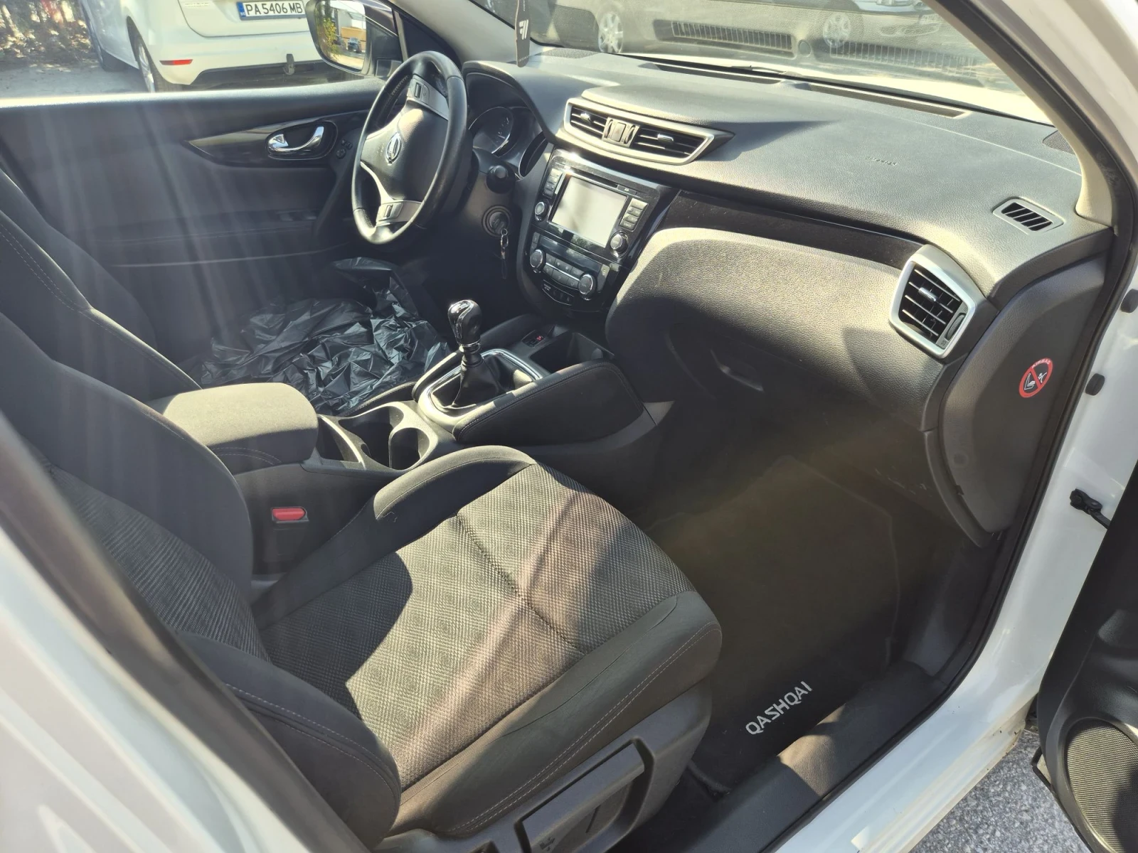 Nissan Qashqai 1.5 DCI, снимка 9 - Автомобили и джипове - 56685925
