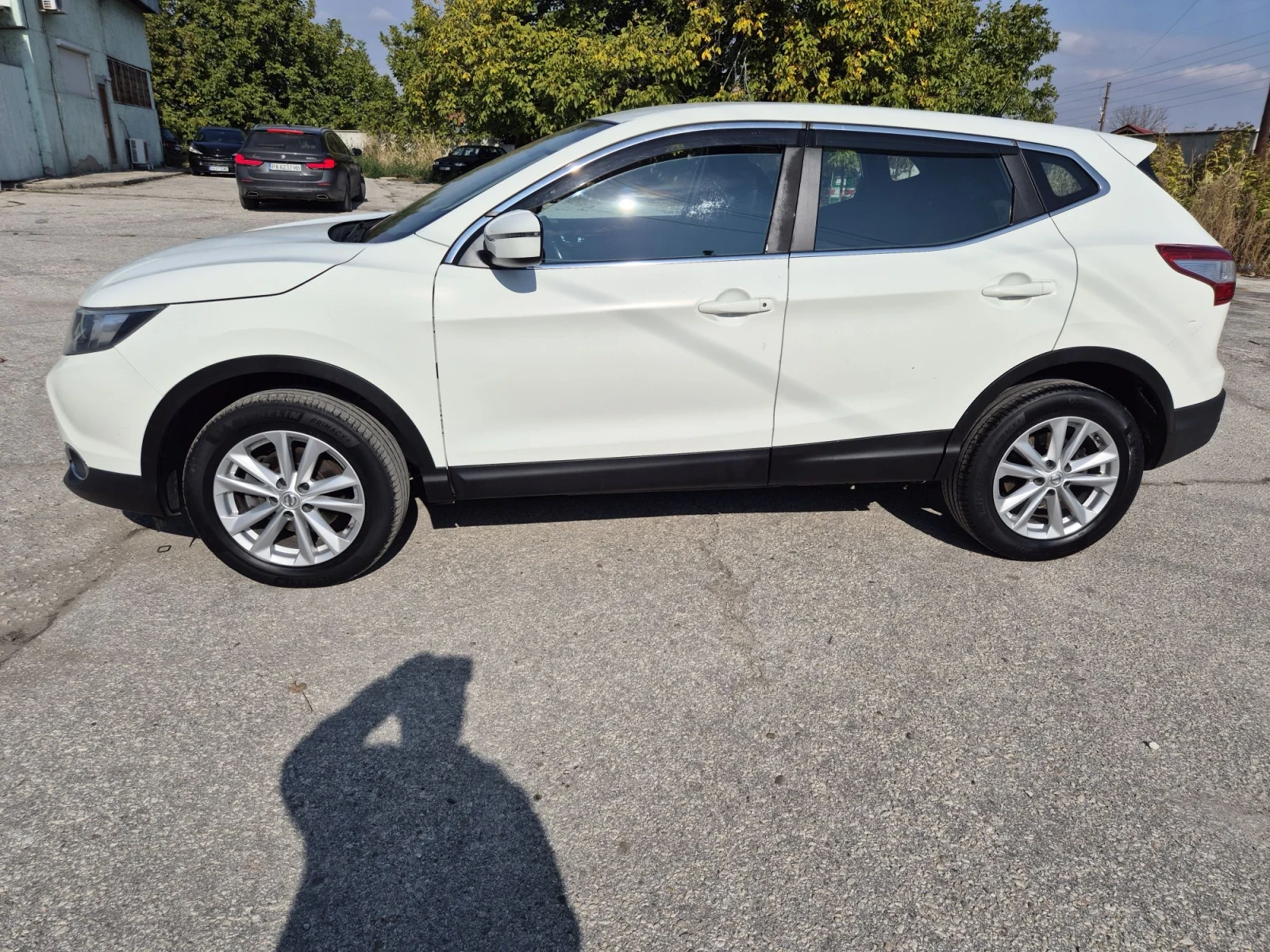 Nissan Qashqai 1.5 DCI, снимка 2 - Автомобили и джипове - 56685925