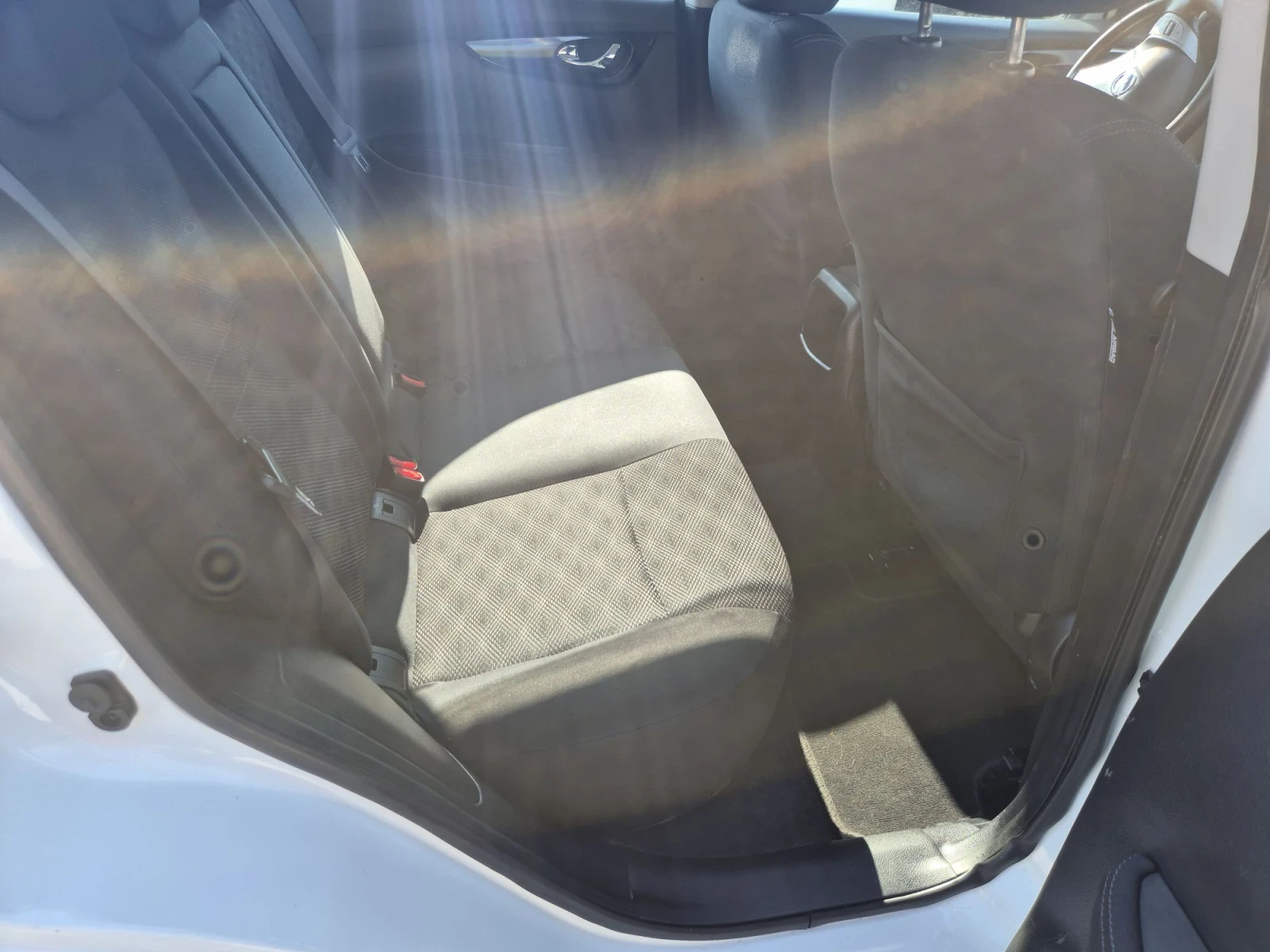Nissan Qashqai 1.5 DCI, снимка 12 - Автомобили и джипове - 56685925