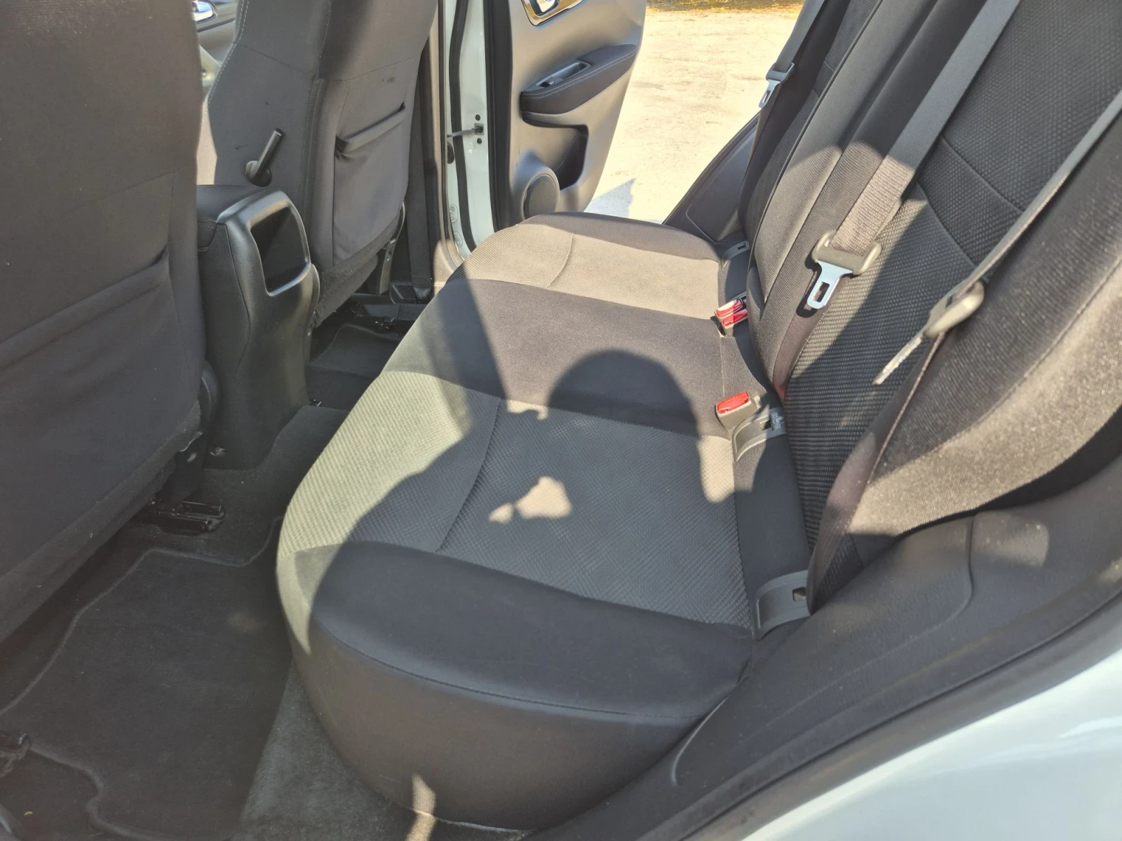 Nissan Qashqai 1.5 DCI, снимка 13 - Автомобили и джипове - 56685925