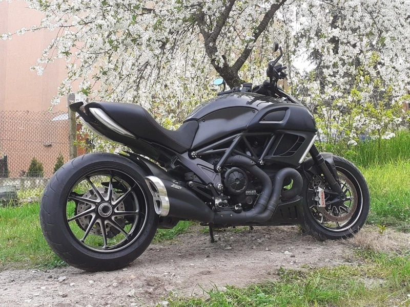 Ducati Diavel, снимка 2 - Мотоциклети и мототехника - 47014477