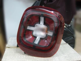 Дясна стоп светлина за Dacia Duster 2 phase 1, снимка 1