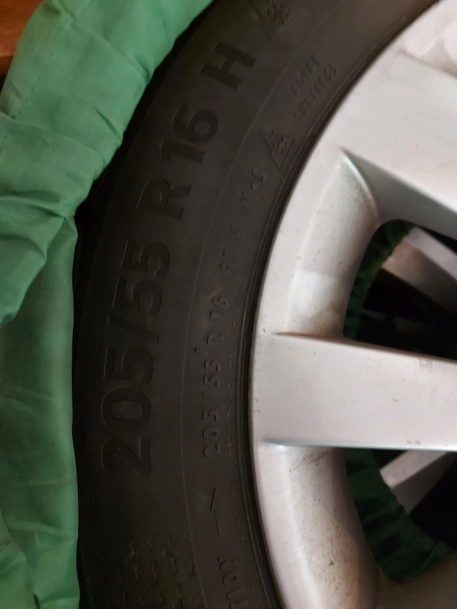Гуми с джанти Continental 205/45R16, снимка 3 - Гуми и джанти - 55528963