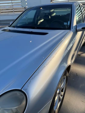 Mercedes-Benz E 270, снимка 4 - Автомобили и джипове - 53665949