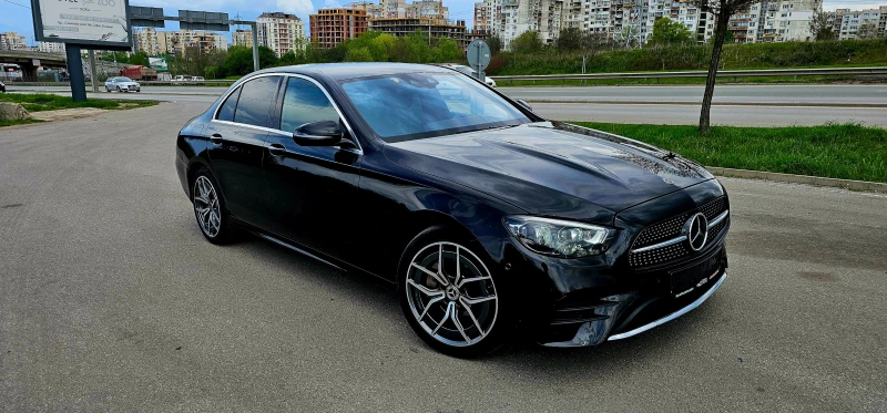 Mercedes-Benz E 220 AMG 4Matic, снимка 3 - Автомобили и джипове - 50008957