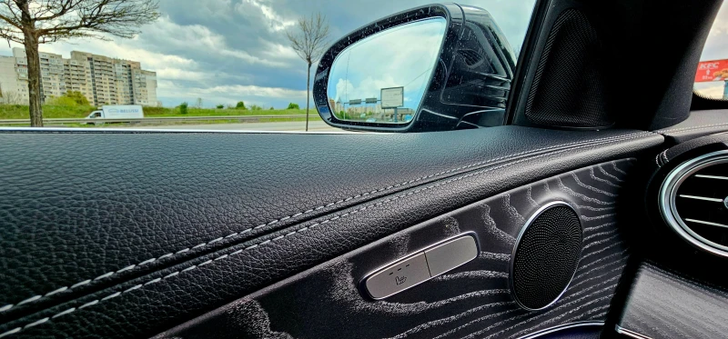 Mercedes-Benz E 220 AMG 4Matic, снимка 15 - Автомобили и джипове - 50008957