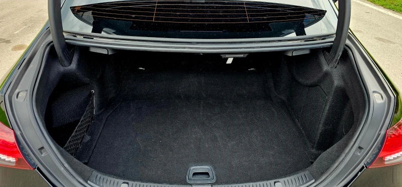 Mercedes-Benz E 220 AMG 4Matic, снимка 7 - Автомобили и джипове - 50008957