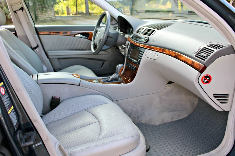 Mercedes-Benz E 500 V8 4-matic Distronic Швейцария, снимка 14 - Автомобили и джипове - 51704994