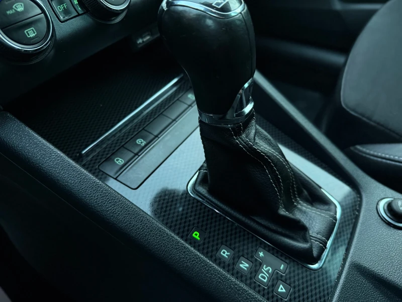 Skoda Octavia VRS 2.0TDi ОБСЛУЖЕНА ! , снимка 14 - Автомобили и джипове - 52050318