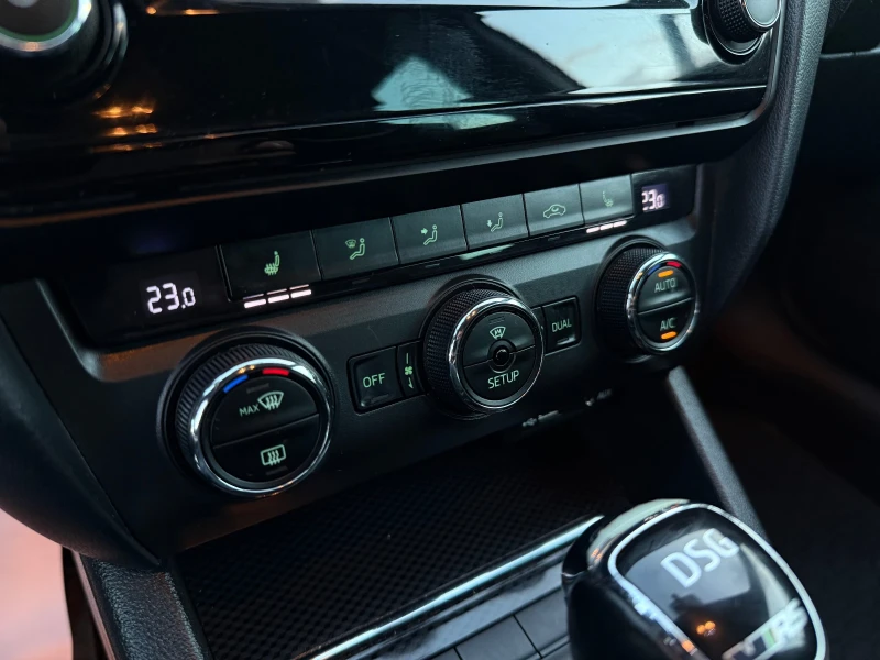 Skoda Octavia VRS 2.0TDi ОБСЛУЖЕНА ! , снимка 15 - Автомобили и джипове - 52050318