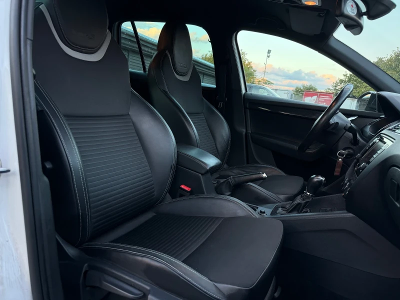 Skoda Octavia VRS 2.0TDi ОБСЛУЖЕНА ! , снимка 10 - Автомобили и джипове - 52050318