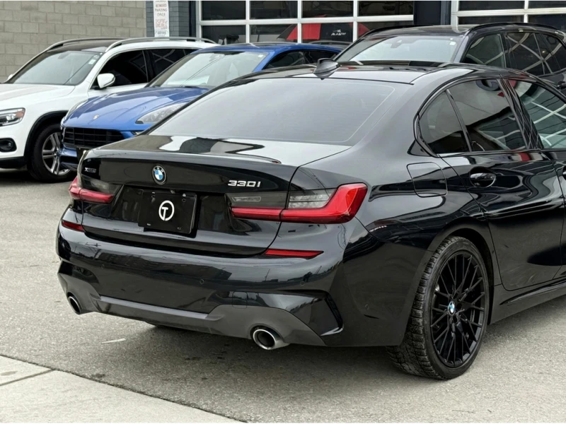 BMW 330 M Sport Package/PANO/Keyless/NAVI/FULL Loaded, снимка 7 - Автомобили и джипове - 53102596