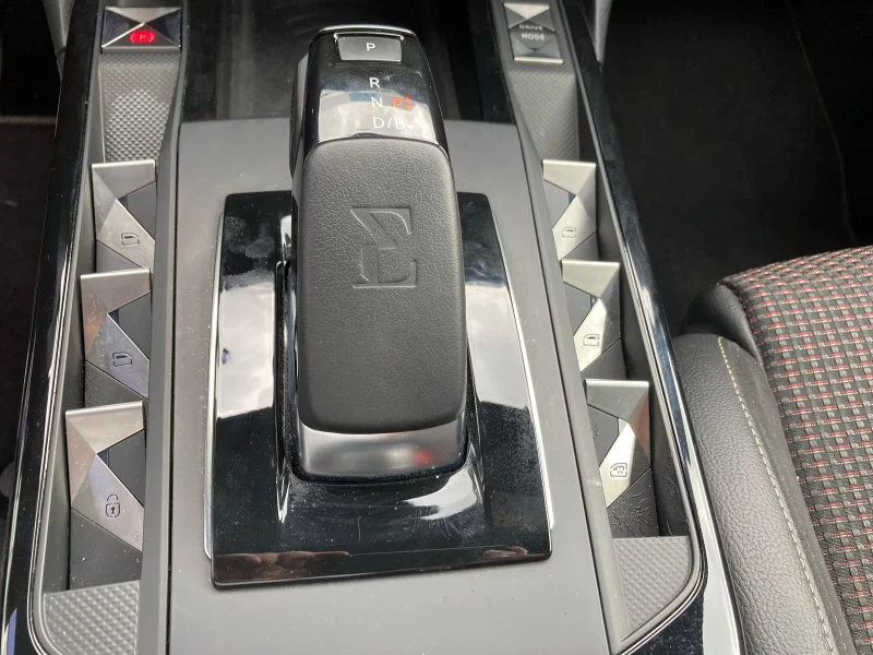 DS DS 3 E-TENSE/136HP/PERFORMANCE/HUD/CAM/LED/819g, снимка 9 - Автомобили и джипове - 53600284