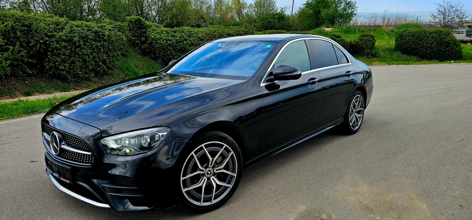 Mercedes-Benz E 220 AMG 4Matic, снимка 1