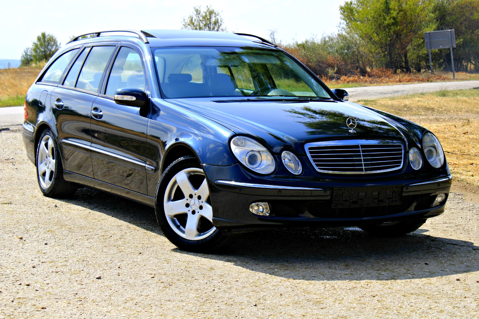 Mercedes-Benz E 500 V8 4-matic Distronic Швейцария, снимка 1