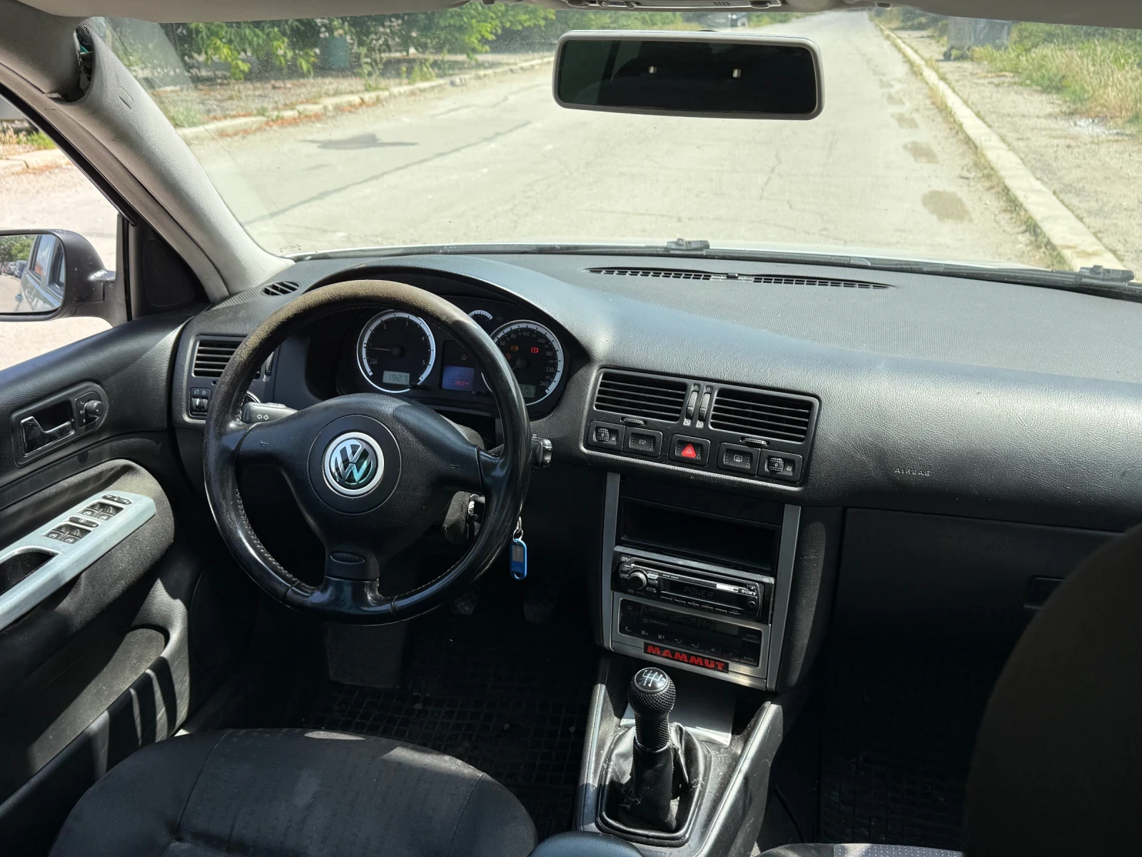VW Bora 1.9tdi 101кс клима - изображение 9